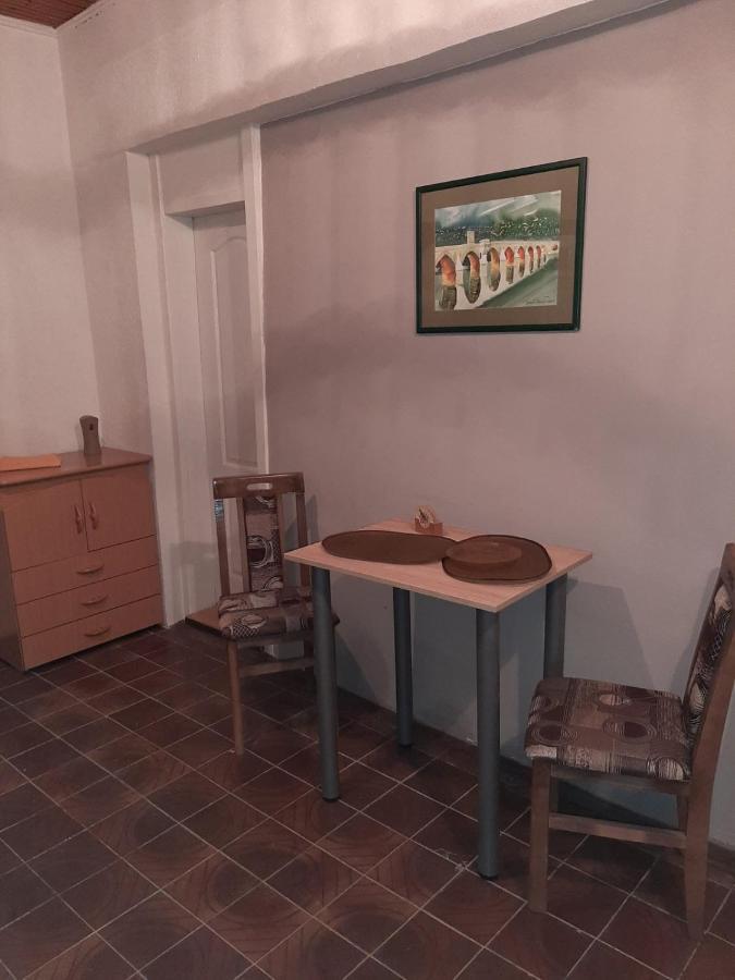 Krin Apartman Суботиця Екстер'єр фото